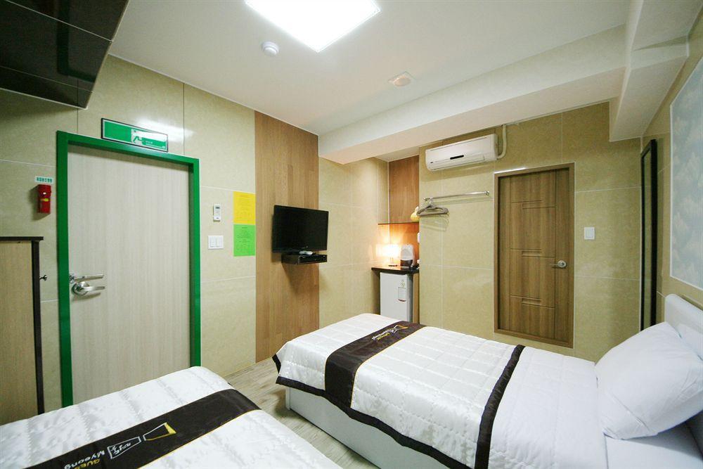 Guesthouse Myeongdong 2 โซล ภายนอก รูปภาพ