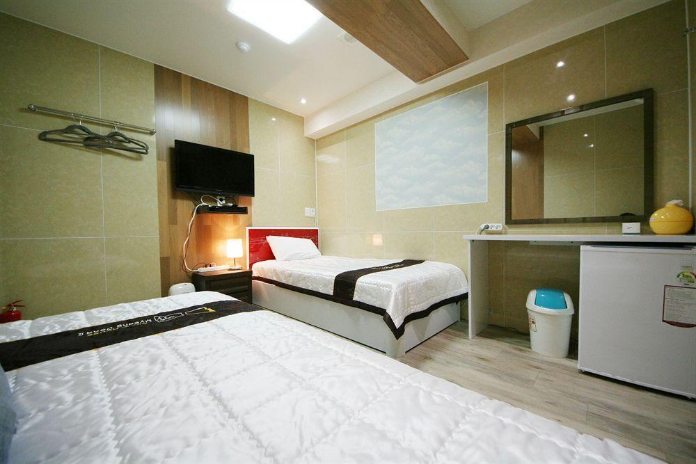 Guesthouse Myeongdong 2 โซล ภายนอก รูปภาพ