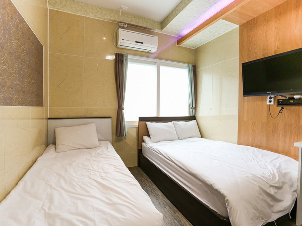 Guesthouse Myeongdong 2 โซล ภายนอก รูปภาพ